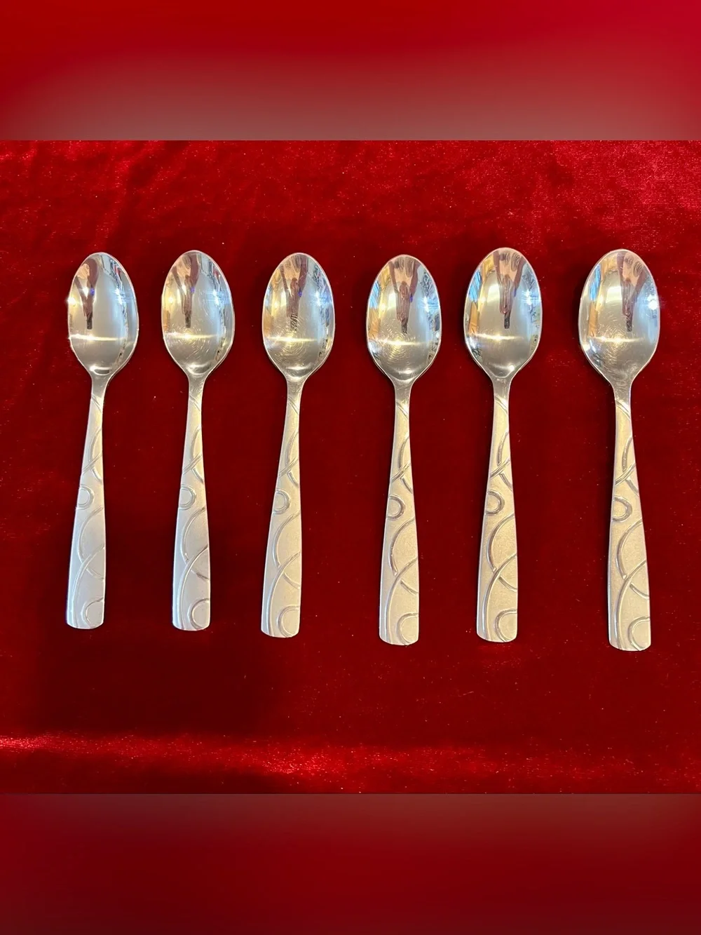 38 piece Cambridge Silversmith Flatware Set, Swirl Sand Pattern